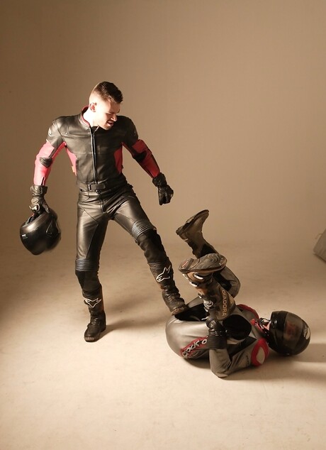 Bikers in leather fuck