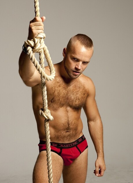 Hot hairy muscle boi