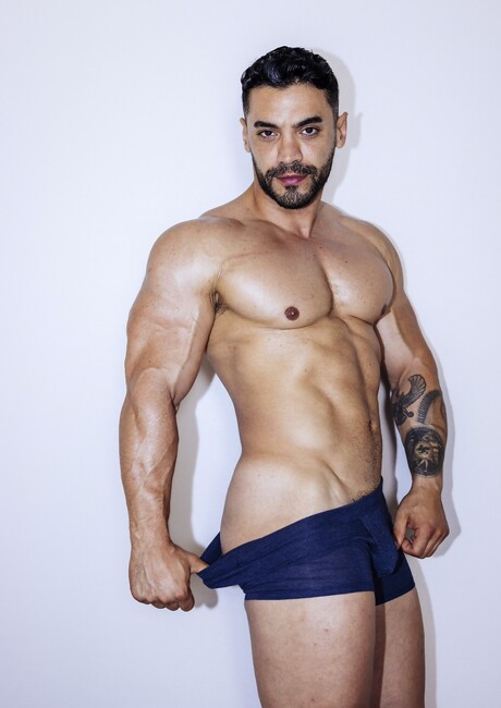 Tanner Valentino &amp; Arad Winwin