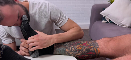 Vinni's Feet Worshiped